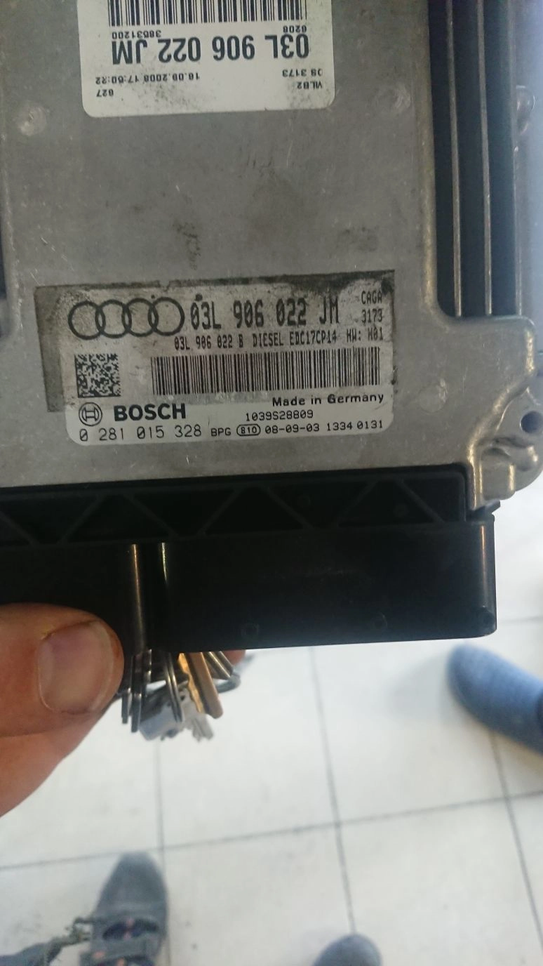 0281015328 03L906022JM 9978 03L906022B 1037563153 EDC17CP14 Audi A4 2.0TDI 105kW CAGA MTgearbox maps OBD.rar