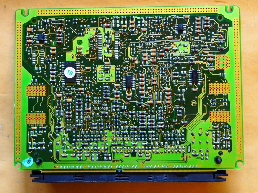 0281010205 7786887 BMW E46 2004Y 318D 85KW FLASH.rar