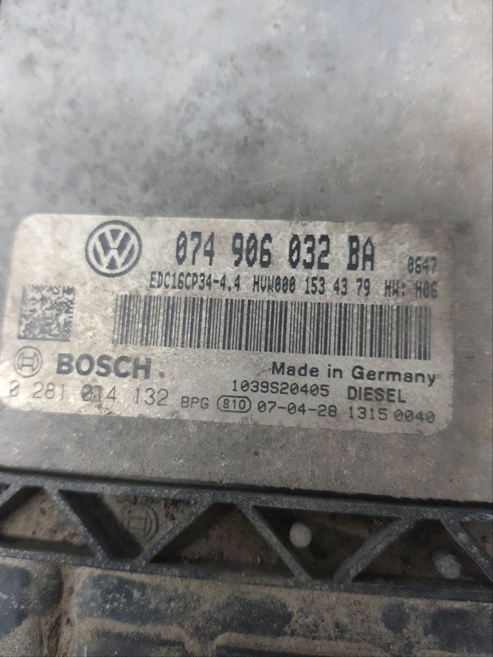 0281014132 074906032BA 5176 1037503935 EDC16CP34 VW Crafter 2.5TDI BENCH FULL.rar