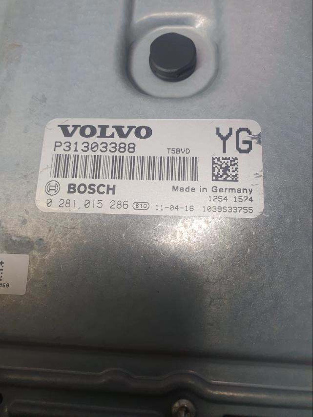 0281015286 P31303388 1037528181 EDC17CP22 VOLVO XC60 2.4D 2011Y ATgearbox BENCH FULL.7z