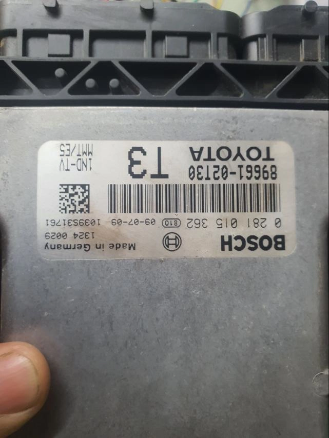 0281015362 89661-02t30 1037536710 EDC17CP07 TOYOTA Auris 1.4D-4D 66kW 2009Y TCUgearbox BENCH FULL.7z