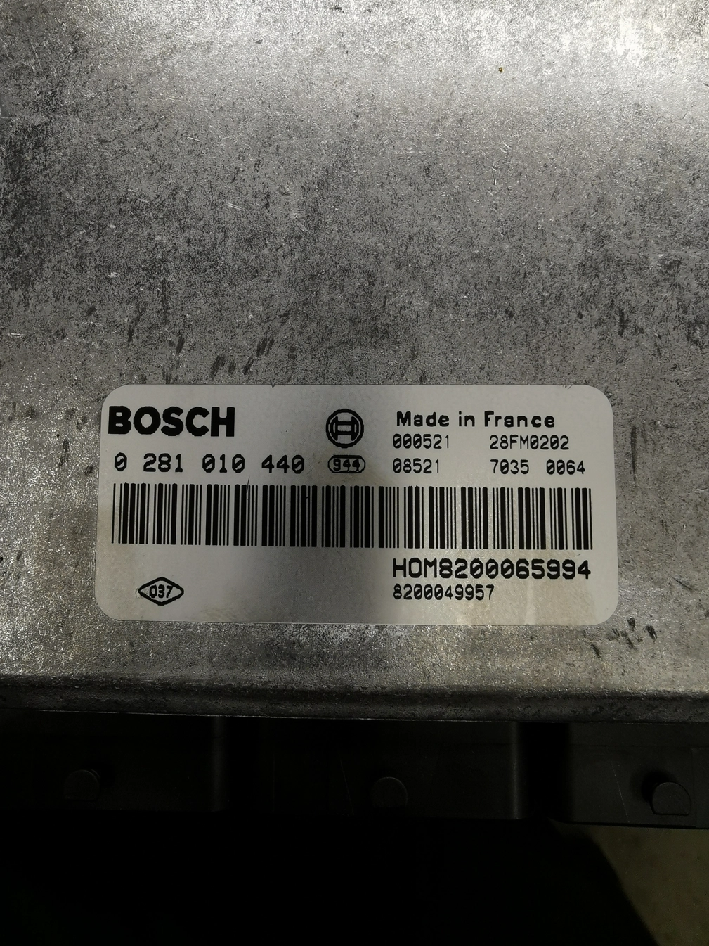 0281010440 HOM82000659994 EDC15C3 30865186 VIM014 VOLVO V40 2000Y SINXRO 95P08 93C66 EEP.rar