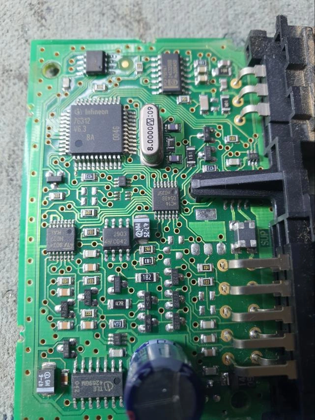 6X0953257 IMMO VW CADDY 1.9SDI 2000Y 24c04 PIN 00860 EEP.7z