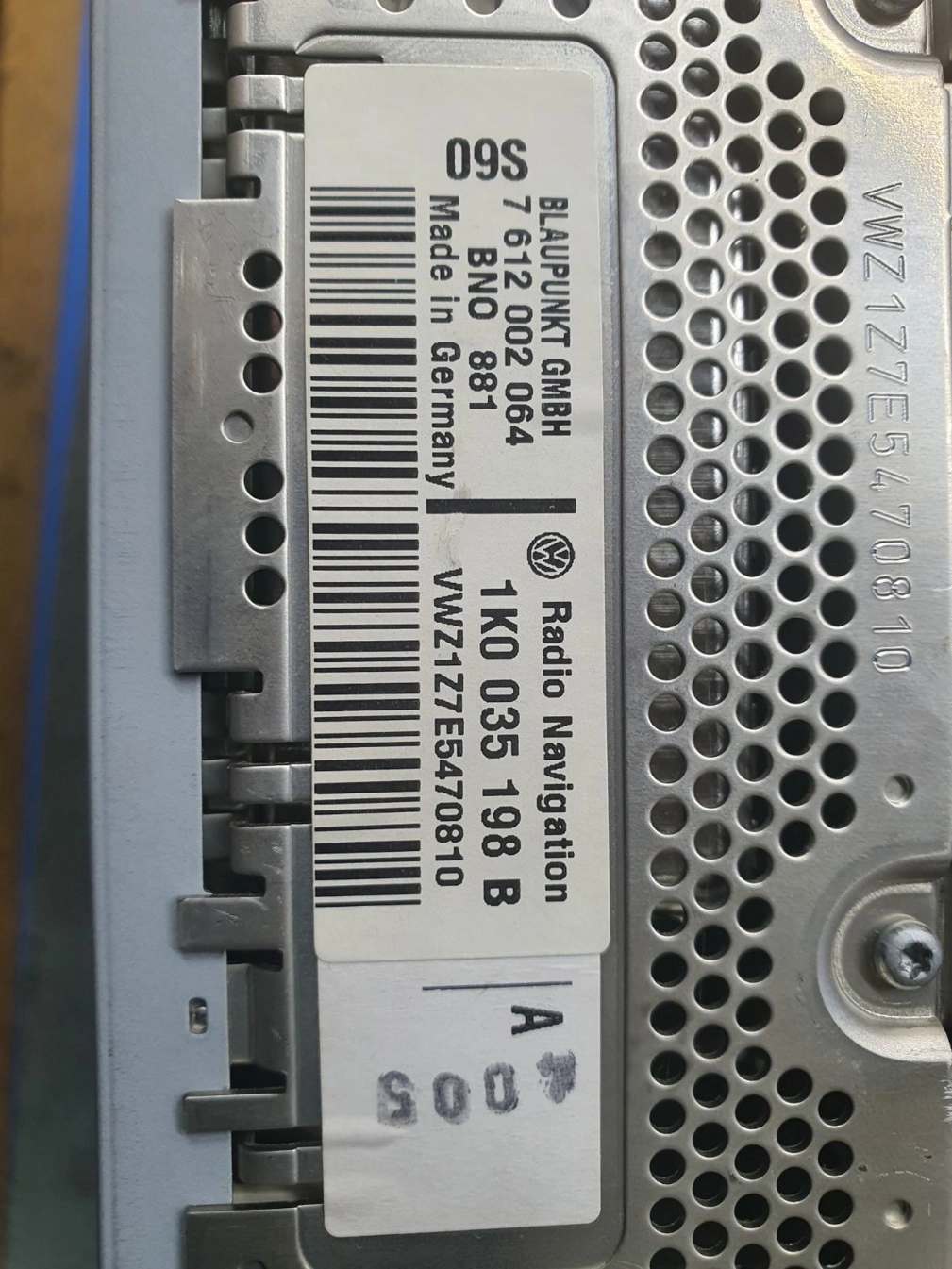 1K0035198B 7612002064 FIS VW PASSAT B6 24c32 CODE 0842 EEP.7z