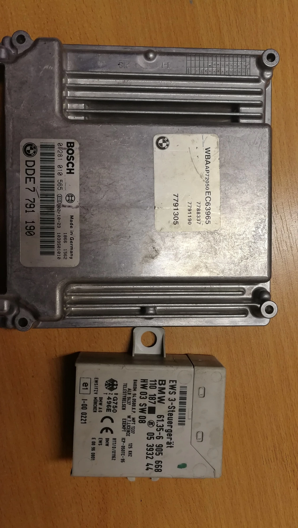 0281010565 7791190 6135-6905668 ecu ST95160+ews3 0D46J BMW E46 STARTSET EEP.rar