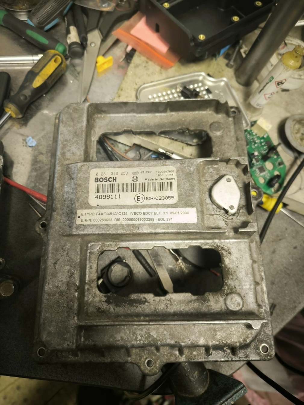 0281010253 4898111 F4AE0481A C124 EDC7 Iveco BENCH FULL.rar