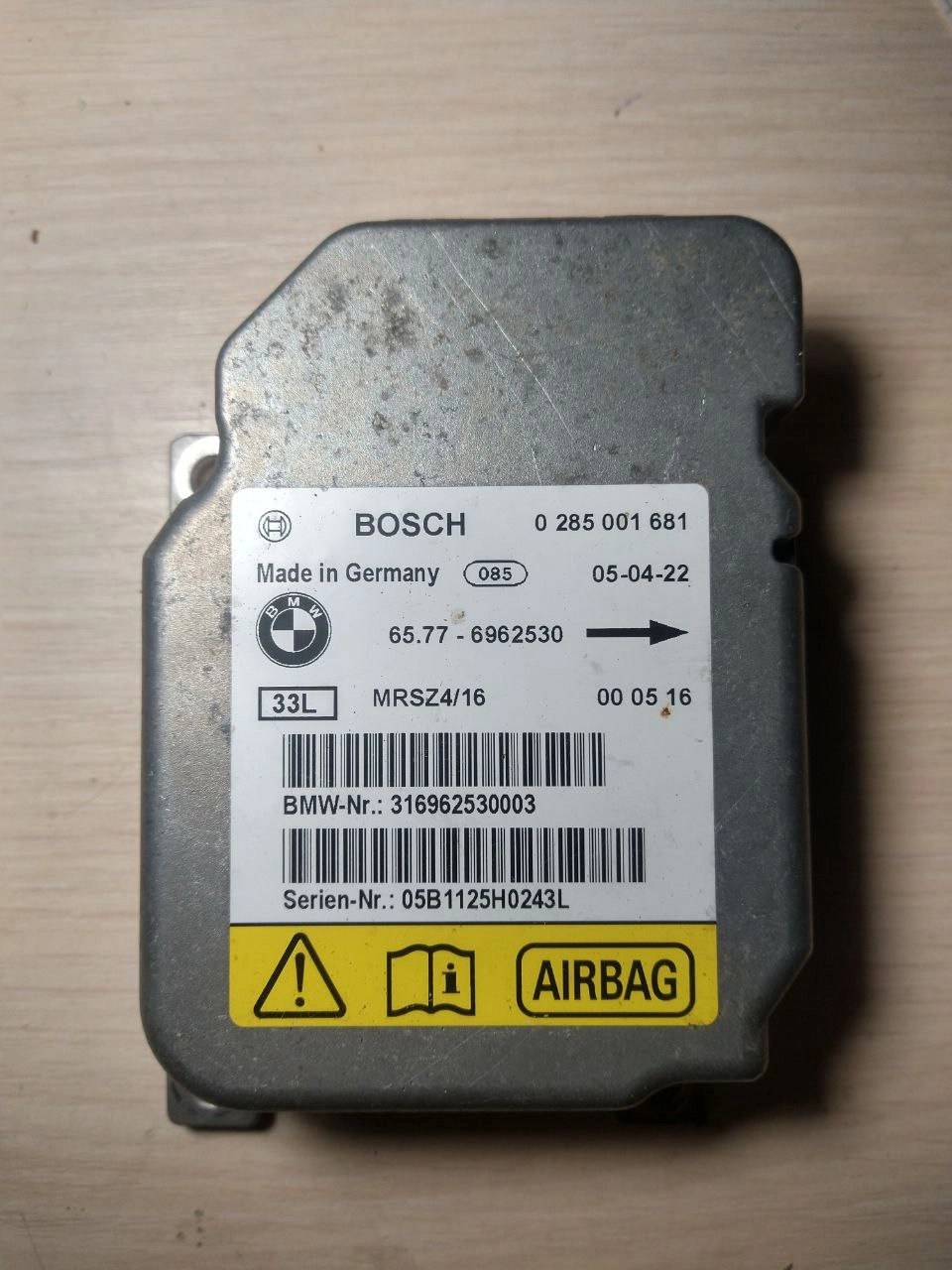 0285001681 BMW X5 E53 MC68HC912D60 CRASH+CLEAR SRS.rar