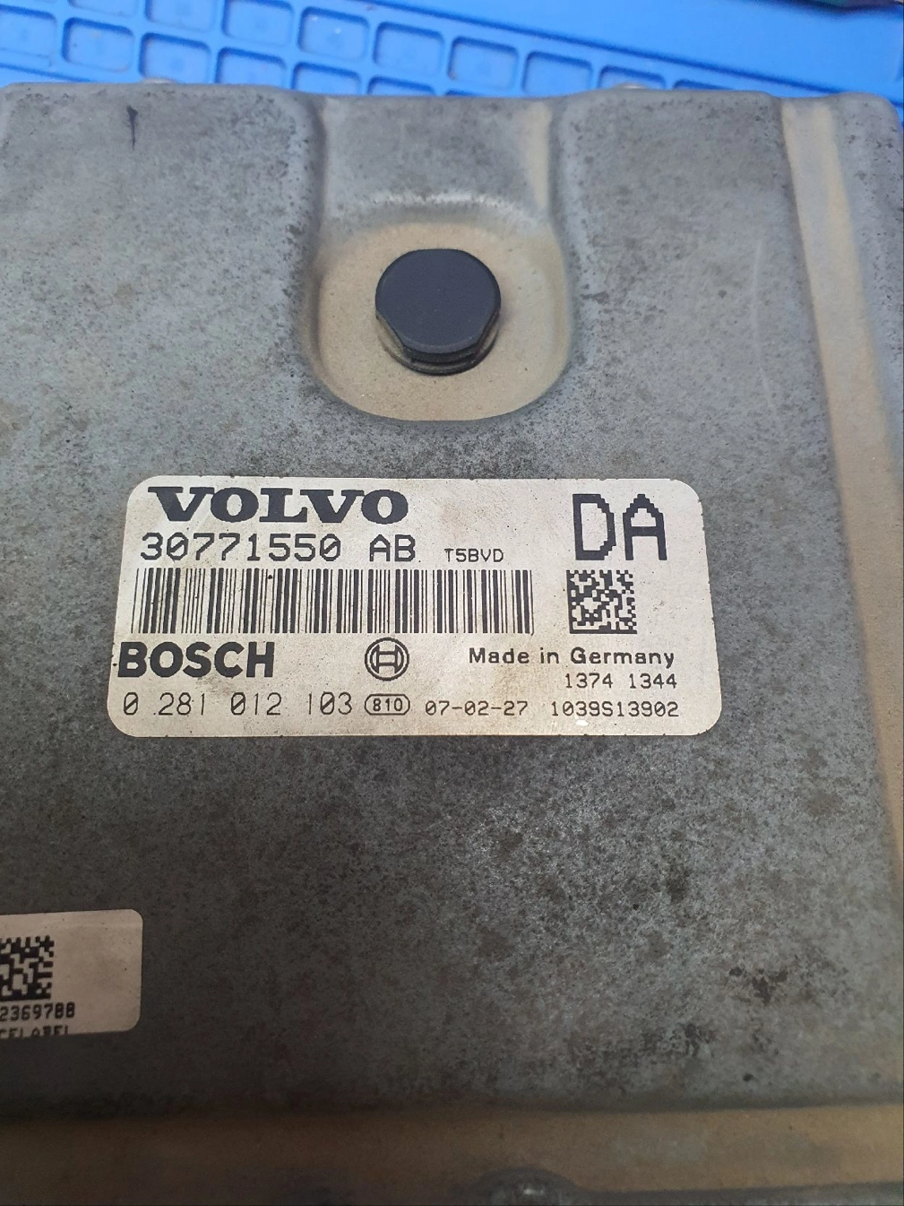 0281031483 04L907309P 10SW037065 EDC17C74 SKODA SUPERB 2.0TDI 2018Y ATgearbox BENCH FULL.7z