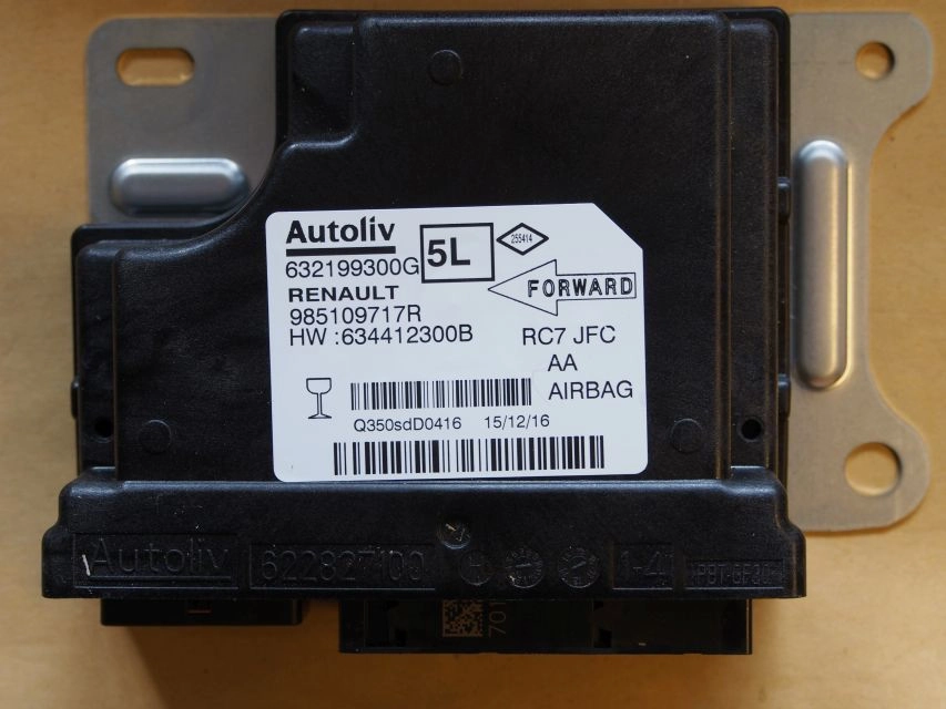 632199300G 985109717R Renault Espaice 2016 XC2336B-40 VIRGIN SRS.rar