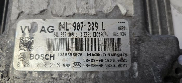 0281080258 04L907309L 1037552578 10SW005327 EDC17C74 Audi BENCH FULL.rar